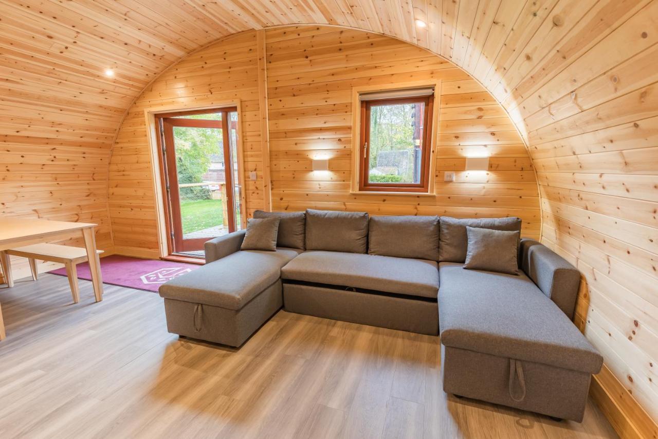 Cosy And Eco-Friendly Cabins Next To 16Th Century Pub Newmarket  Exterior foto