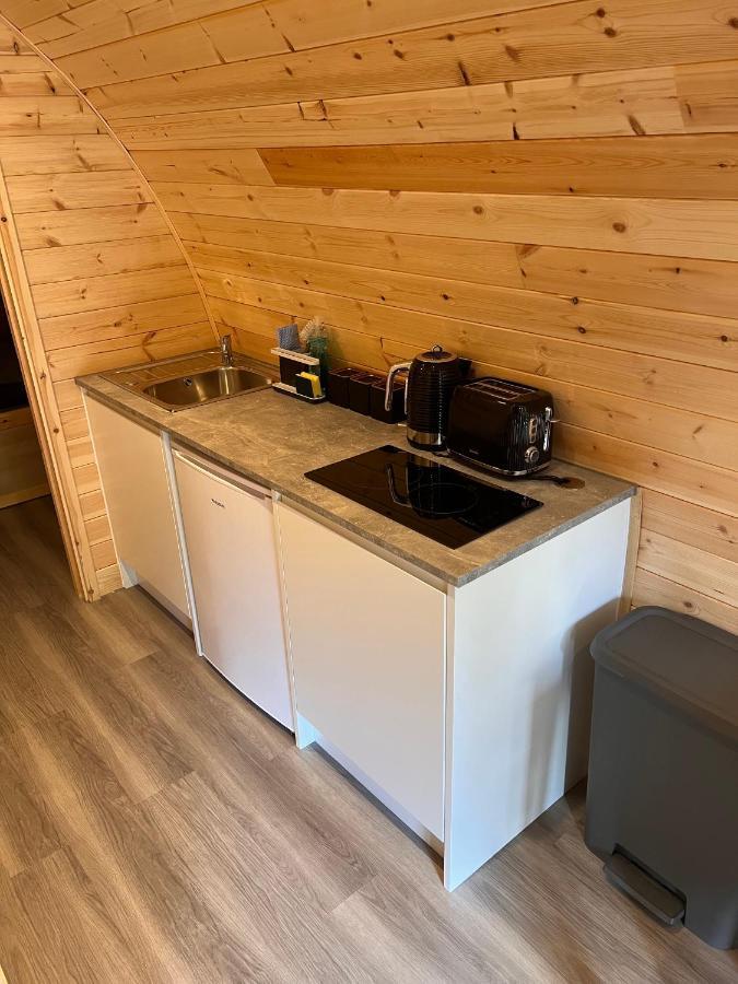 Cosy And Eco-Friendly Cabins Next To 16Th Century Pub Newmarket  Exterior foto